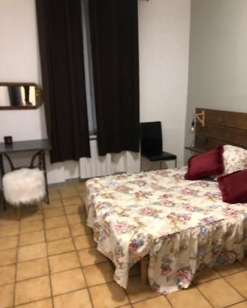 Hoche Daire Coursan Dış mekan fotoğraf